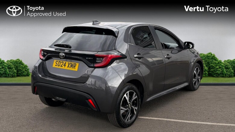Toyota Yaris 1.5 Hybrid Design 5dr CVT Hybrid Hatchback